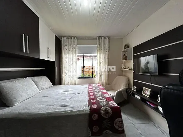 Casa com 126m² 3 quartos e 1 banheiro, à venda, no bairro Neves em Ponta Grossa