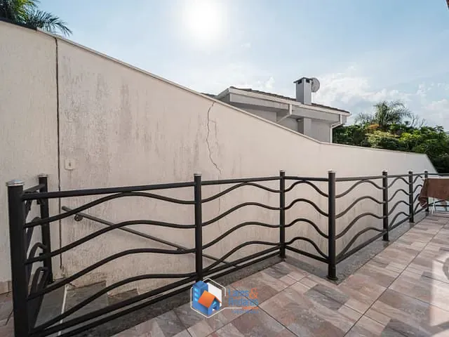 Casa com 1040m² 4 quartos e 5 banheiros, à venda, no bairro Alpes dos Araçás (Jordanésia) em Cajamar