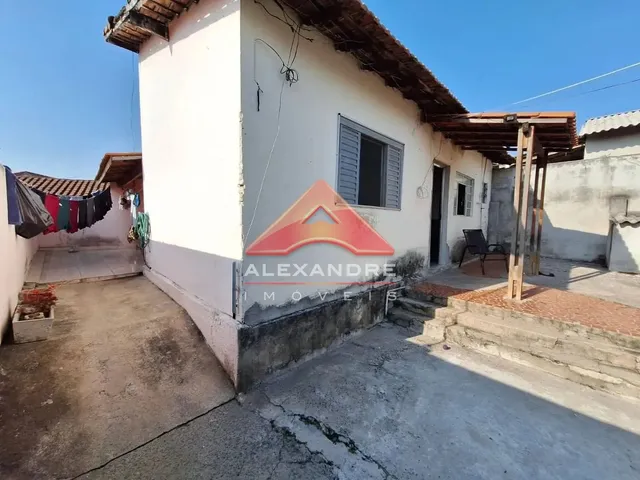 Casa com 300m² 3 quartos e 2 banheiros, à venda, no bairro Alto da Ponte em São José Dos Campos