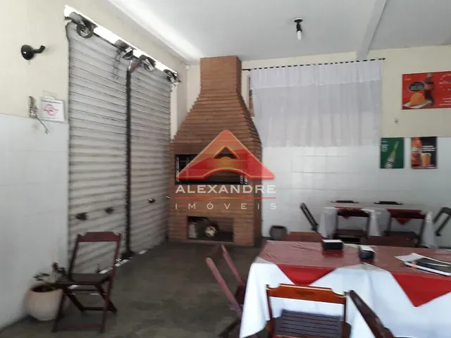 Casa com 300m² 3 quartos e 3 banheiros, à venda, no bairro Jardim Valparaíba em São José dos Campos