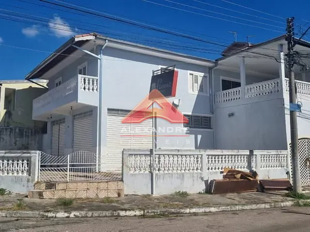 Casa com 300m² 3 quartos e 3 banheiros, à venda, no bairro Jardim Valparaíba em São José dos Campos