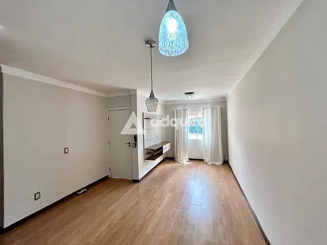 Casa 3 quartos e 2 banheiros, à venda, no bairro Orfãs em Ponta Grossa