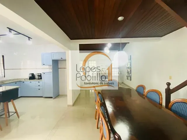 Casa com 301m² 4 quartos e 4 banheiros, para alugar, no bairro Jardim do Lago em Atibaia