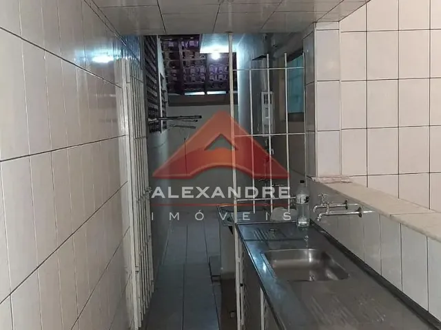 Casa com 200m² 3 quartos e 2 banheiros, à venda, no bairro Vila Industrial em São José Dos Campos