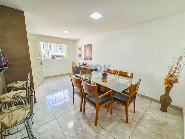 Casa com 200m² 3 quartos e 3 banheiros, à venda, no bairro Parque dos Cocais em Valinhos