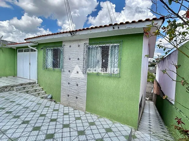 Casa com 200m² 2 quartos e 3 banheiros, à venda, no bairro Nova Rússia em Ponta Grossa
