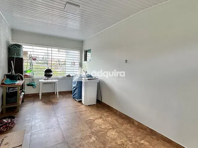Casa com 200m² 2 quartos e 3 banheiros, à venda, no bairro Nova Rússia em Ponta Grossa