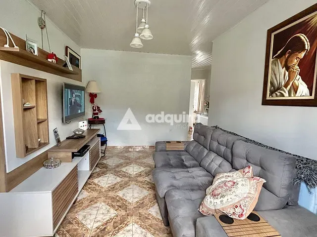 Casa com 200m² 2 quartos e 3 banheiros, à venda, no bairro Nova Rússia em Ponta Grossa