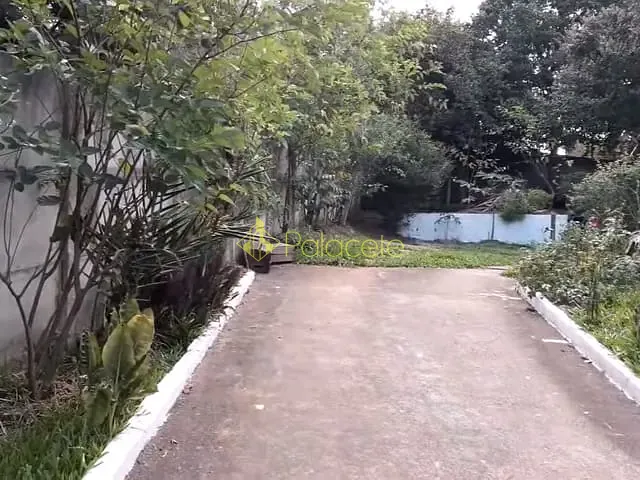 Casa 3 quartos e 2 banheiros, à venda, no bairro Borba em Pindamonhangaba