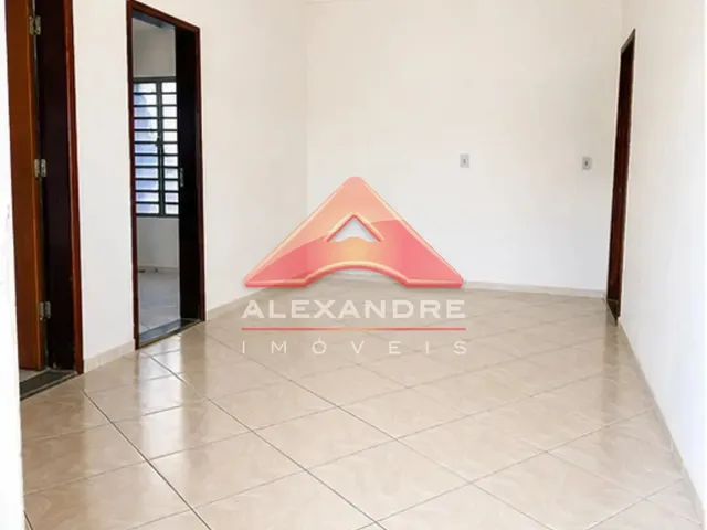 Casa com 683m² 2 quartos e 2 banheiros, à venda, no bairro Parque Nova Esperança em São José Dos Campos