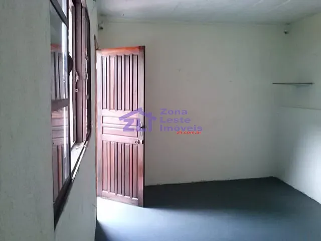 Casa com 335m² 6 quartos e 3 banheiros, à venda, no bairro Parque Tomas Saraiva em São Paulo