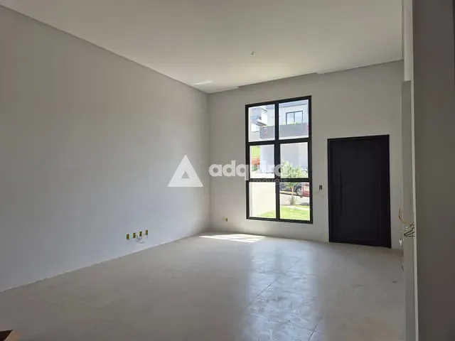 Casa com 300m² 3 quartos e 5 banheiros, à venda, no bairro Colônia Dona Luíza em Ponta Grossa