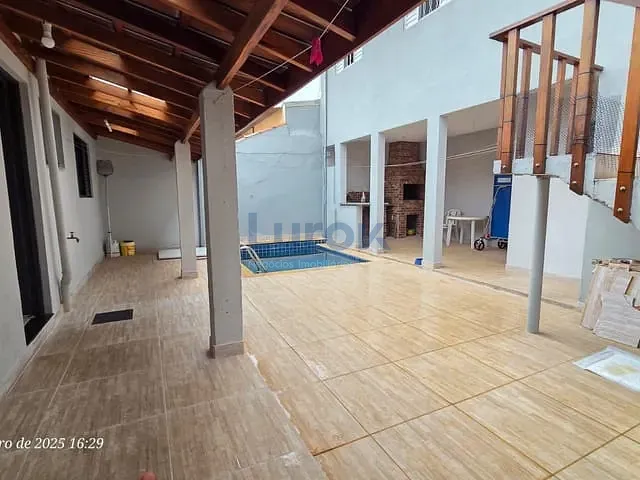 Casa com 200m² 3 quartos e 3 banheiros, à venda, no bairro Jardim Novo Mundo em Valinhos