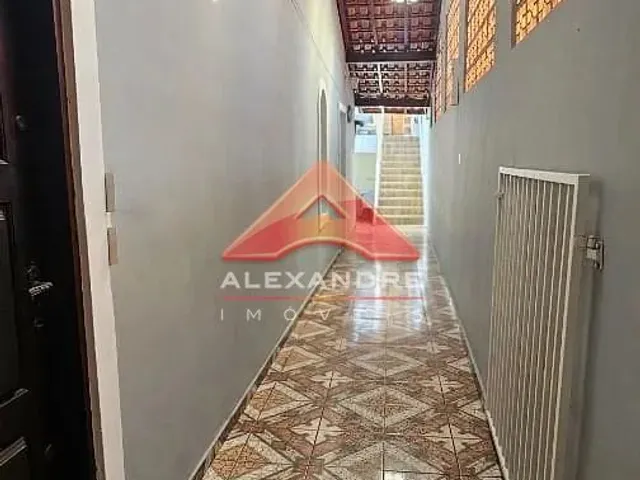 Casa com 250m² 3 quartos e 2 banheiros, à venda, no bairro Jardim Olímpia em São José Dos Campos