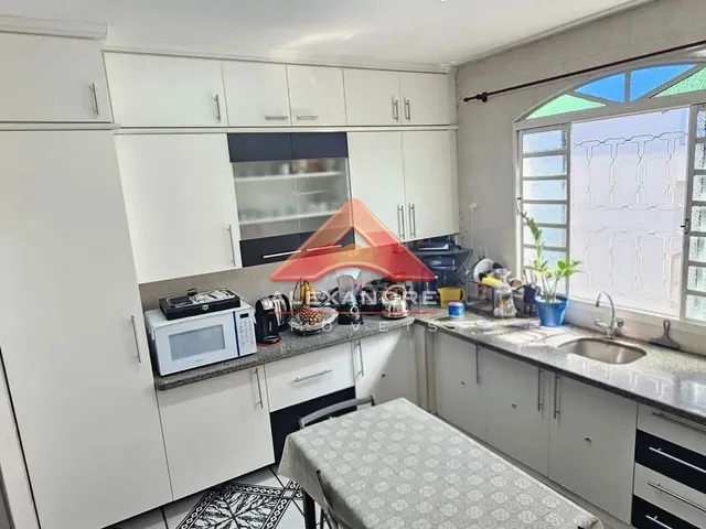 Casa com 250m² 3 quartos e 2 banheiros, à venda, no bairro Jardim Olímpia em São José Dos Campos