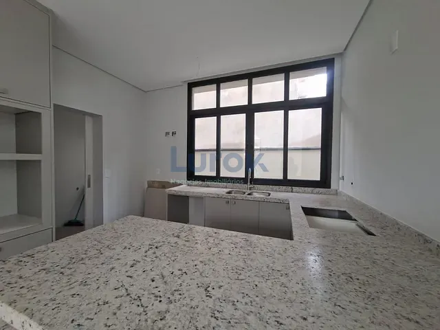 Casa com 360m² 3 quartos e 4 banheiros, à venda, no bairro Condominio Mont Alcino em Valinhos