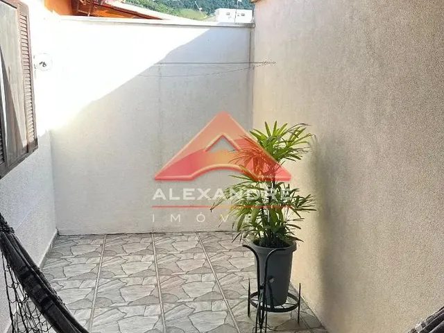 Casa com 128m² 2 quartos e 1 banheiro, à venda, no bairro Jardim Casa Branca em Caraguatatuba
