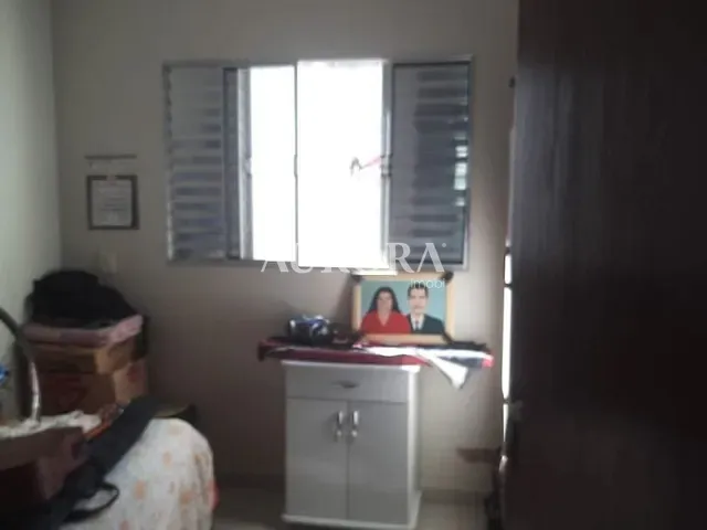Casa com 333m² 2 quartos e 2 banheiros, à venda, no bairro Califórnia em Londrina