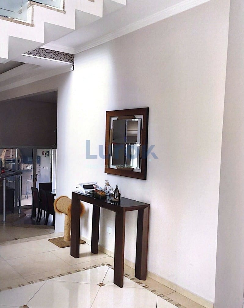 Casa, 3 quartos, 248 m² - Foto 2