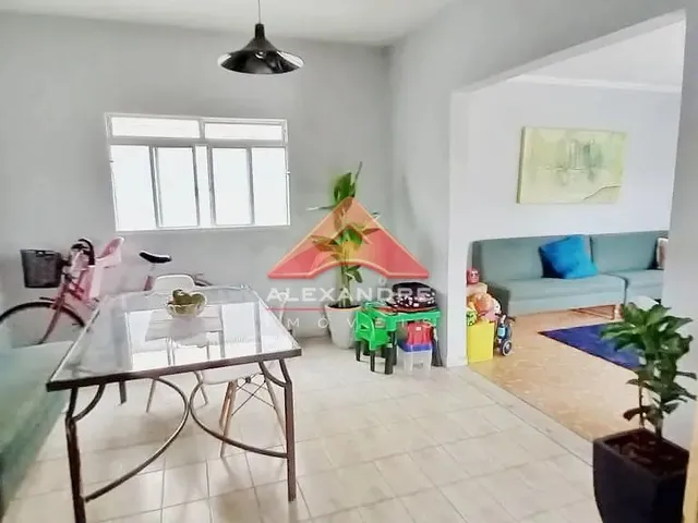 Casa com 282m² 3 quartos e 2 banheiros, à venda, no bairro Jardim das Cerejeiras em São José Dos Campos