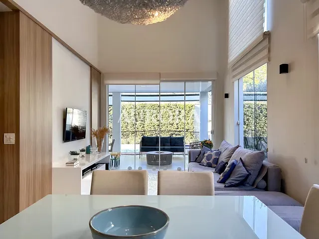 Casa com 373m² 3 quartos e 5 banheiros, à venda, no bairro Vivendas do Arvoredo em Londrina