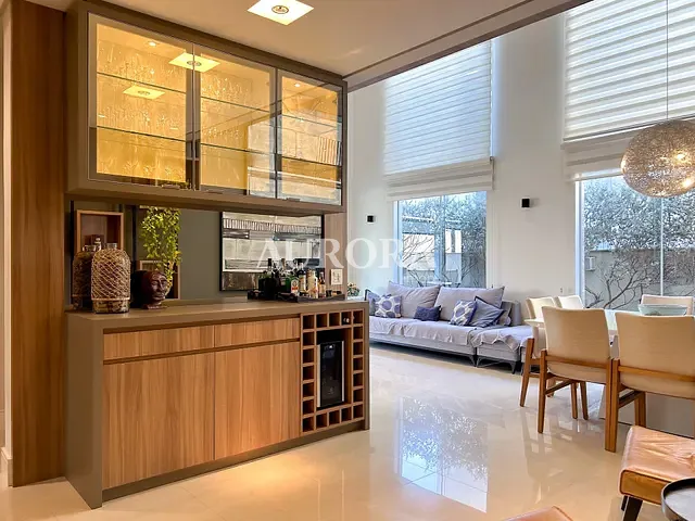 Casa com 373m² 3 quartos e 5 banheiros, à venda, no bairro Vivendas do Arvoredo em Londrina