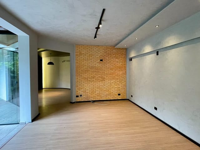 Foto do Casa - Casa tipo para venda em Jardim das Bandeiras com 5 quartos, sendo 5 suítes, 810m² | Lares e Andares Imóveis