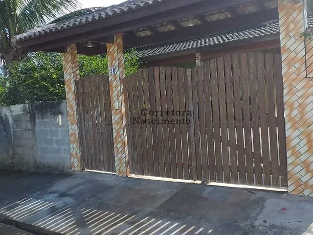 Casa com 350m², à venda, no bairro Jardim Capricornio em Caraguatatuba