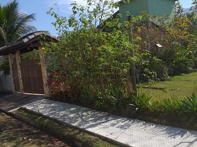 Casa com 350m², à venda, no bairro Jardim Capricornio em Caraguatatuba