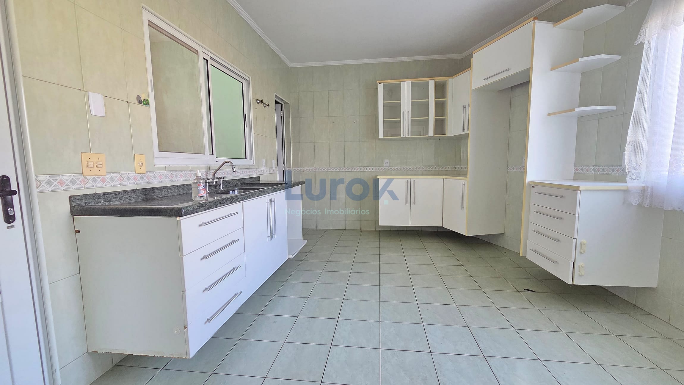 Casa, 3 quartos, 230 m² - Foto 4