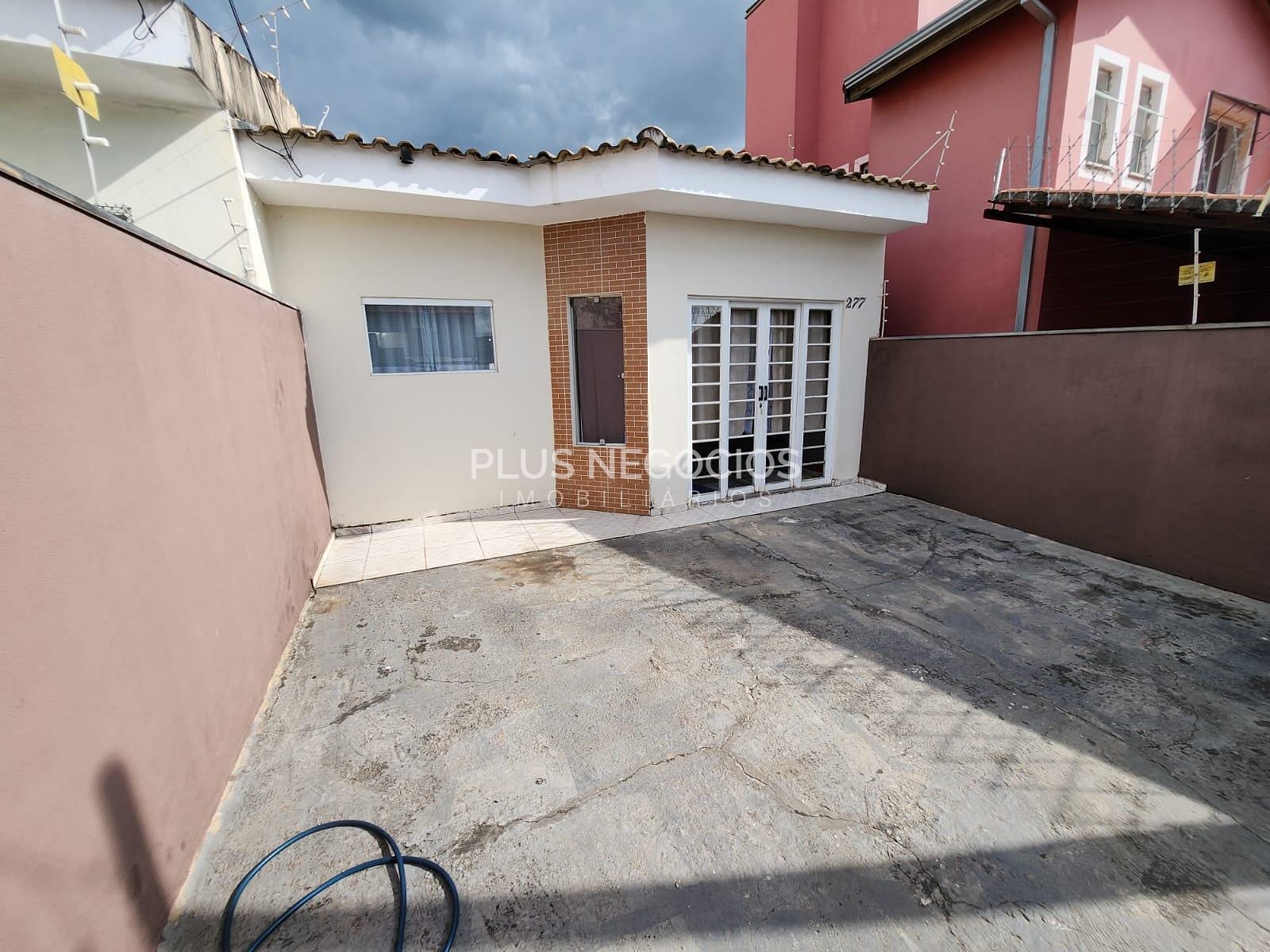 Casa à venda com 3 quartos, 76m² - Foto 2