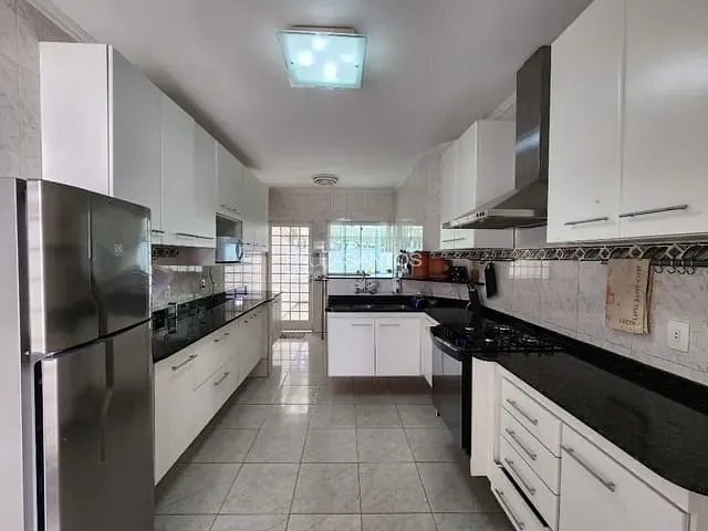 Casa com 300m² 3 quartos e 5 banheiros, à venda, no bairro Brigadeiro Tobias em Sorocaba