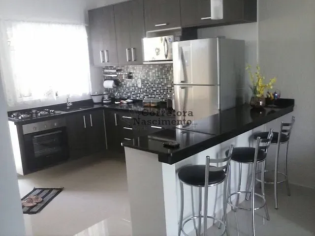 Casa com 340m² 2 quartos e 2 banheiros, à venda, no bairro Jardim Maria Amélia em Jacareí