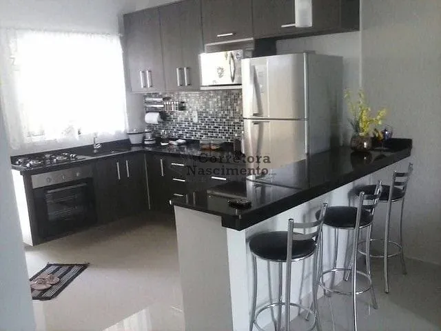 Casa com 340m² 2 quartos e 2 banheiros, à venda, no bairro Jardim Maria Amélia em Jacareí