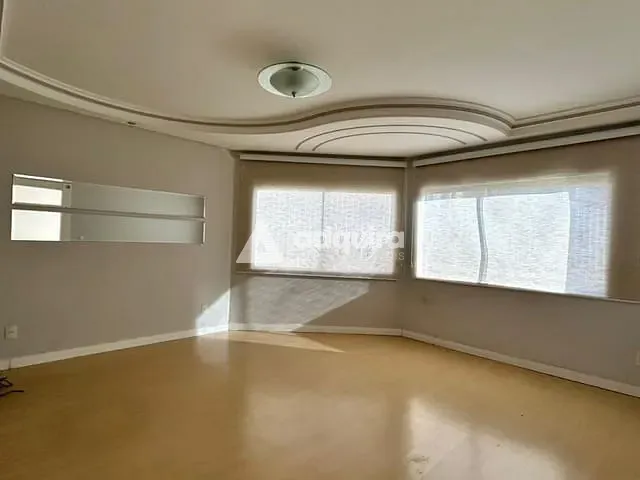 Casa com 588m² 3 quartos e 5 banheiros, à venda, no bairro Jardim Carvalho em Ponta Grossa