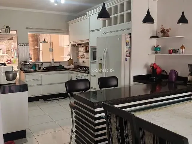 Casa com 132m² 4 quartos e 4 banheiros, à venda, no bairro Jardim Residencial Villa Amato em Sorocaba