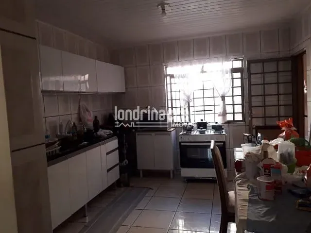 Casa com 200m², à venda, no bairro Conjunto Vivi Xavier em Londrina
