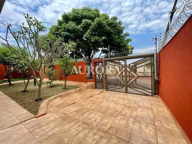 Casa com 450m² 4 quartos e 4 banheiros, à venda, no bairro Conjunto Residencial Vivendas do Arvoredo em Londrina