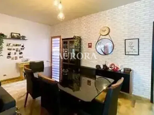 Casa com 318m² 3 quartos e 3 banheiros, à venda, no bairro Santa Rosa em Londrina