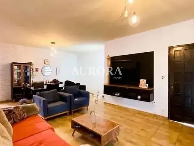 Casa com 318m² 3 quartos e 3 banheiros, à venda, no bairro Santa Rosa em Londrina