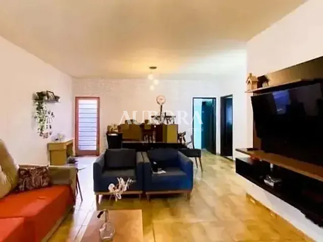 Casa com 318m² 3 quartos e 3 banheiros, à venda, no bairro Santa Rosa em Londrina