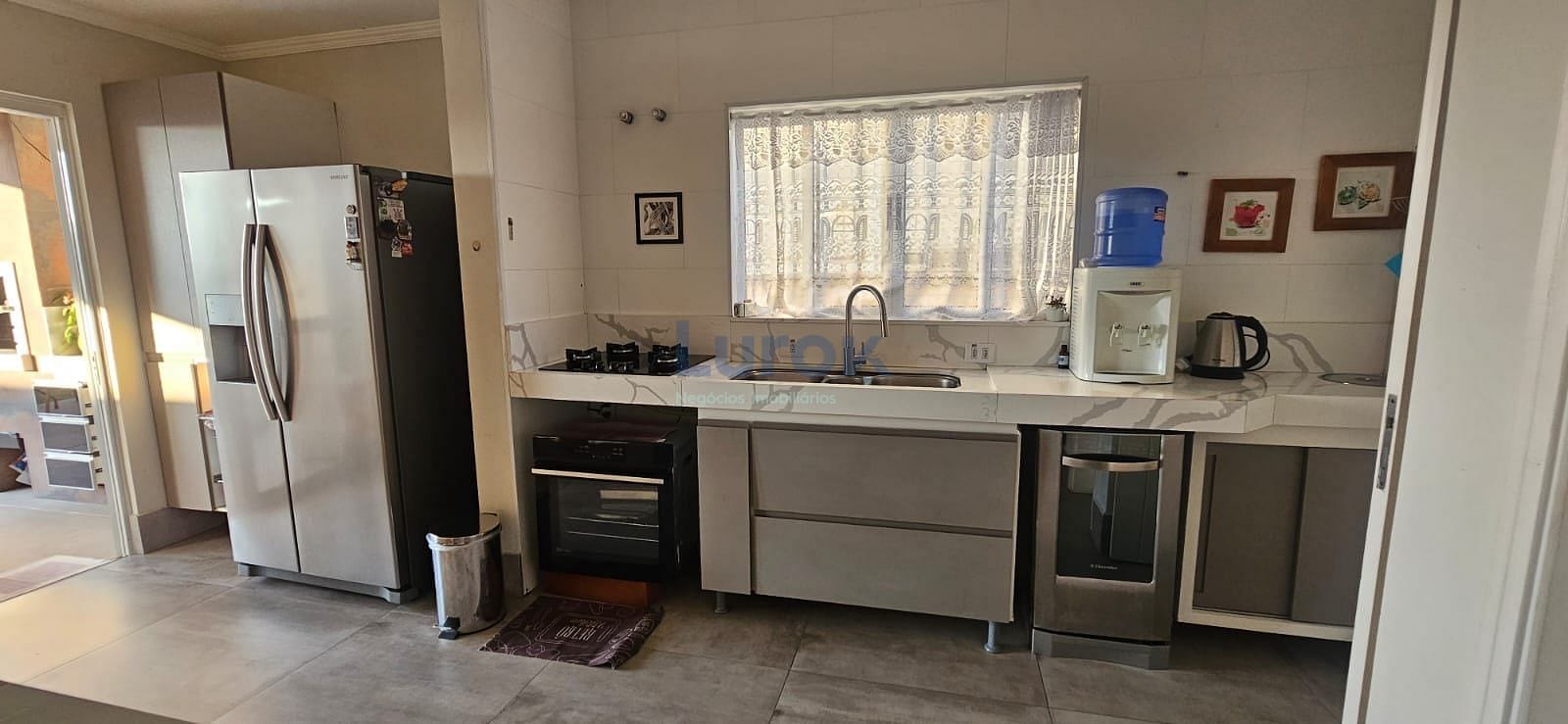 Casa, 3 quartos, 234 m² - Foto 14