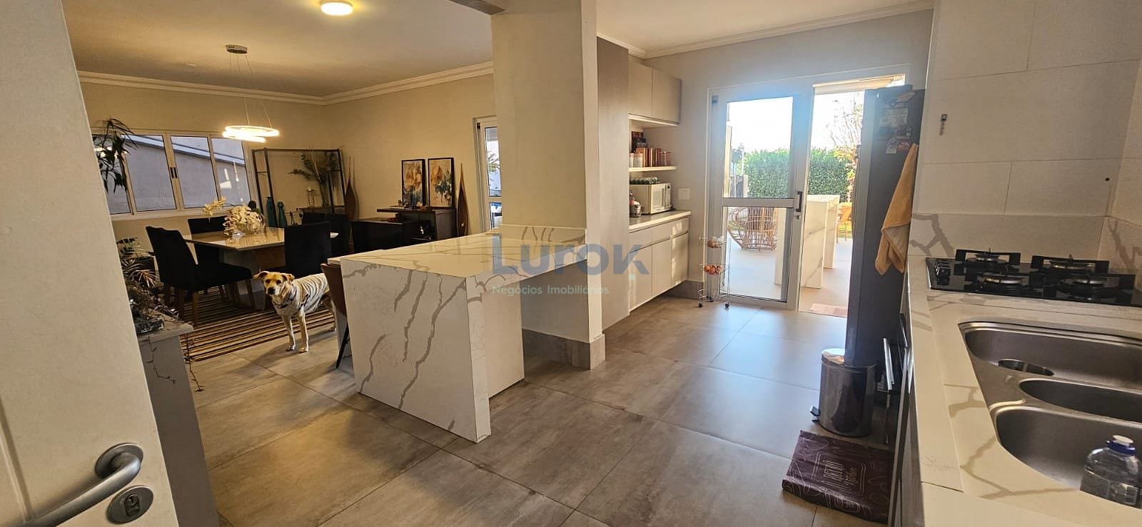 Casa, 3 quartos, 234 m² - Foto 13