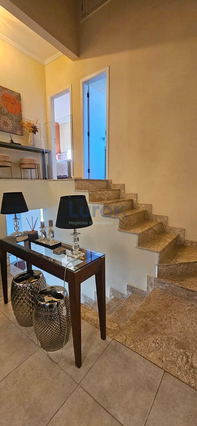 Casa, 3 quartos, 234 m² - Foto 2