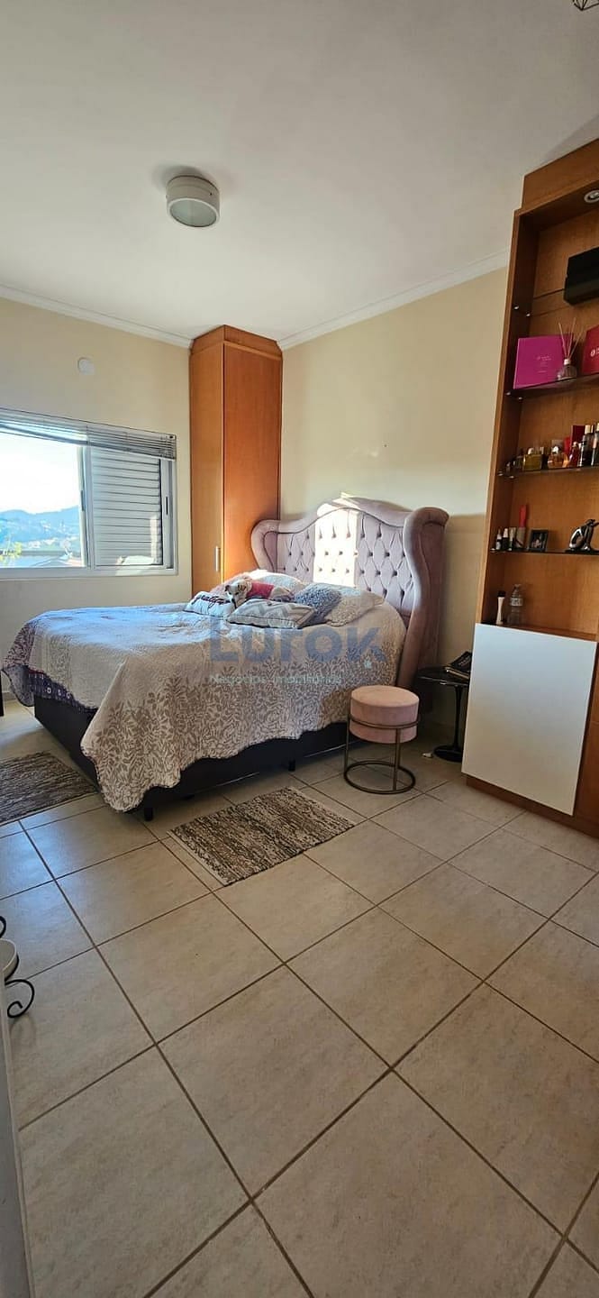 Casa, 3 quartos, 234 m² - Foto 24