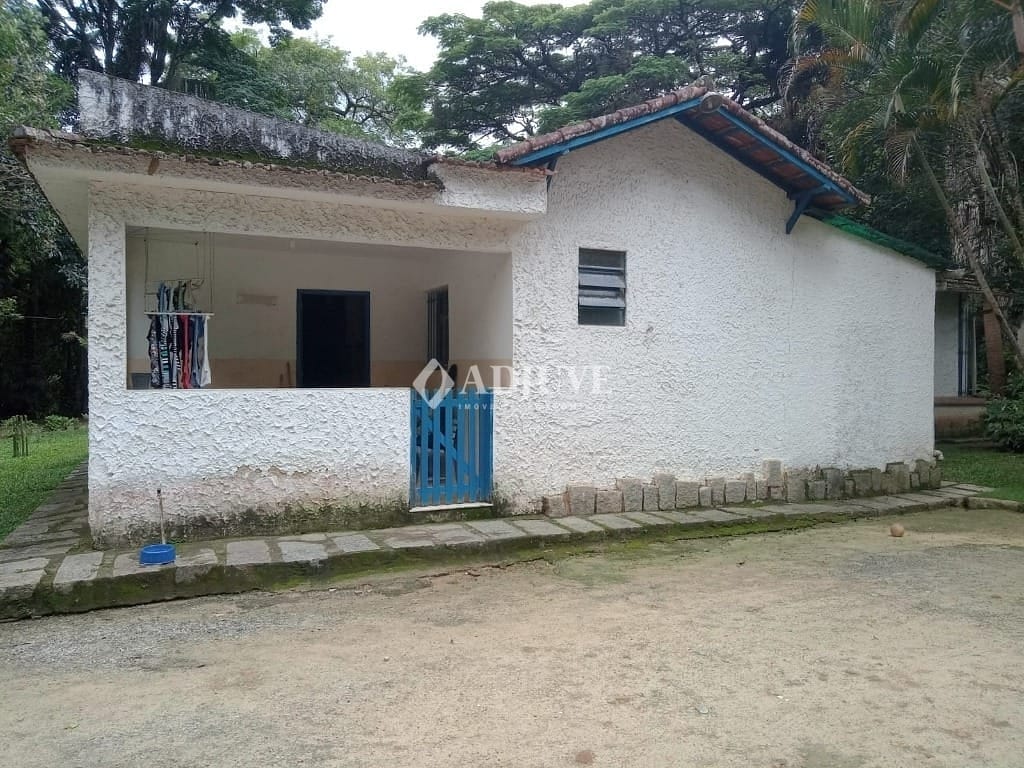 Casa à venda com 5 quartos, 200m² - Foto 3