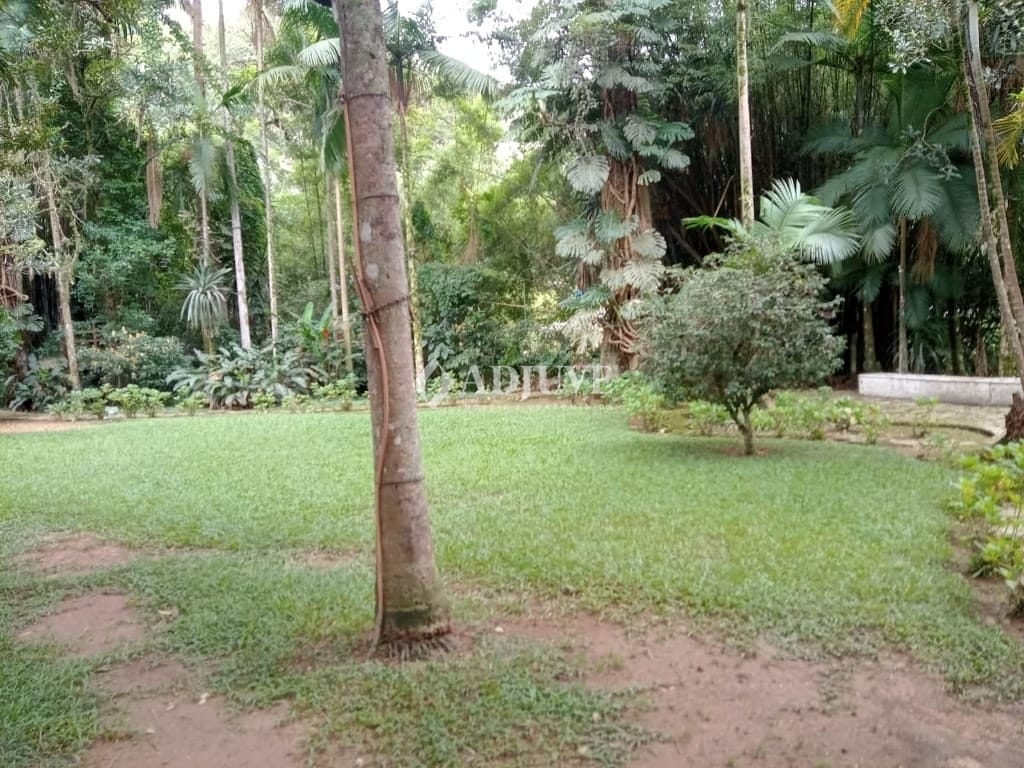 Casa à venda com 5 quartos, 200m² - Foto 13