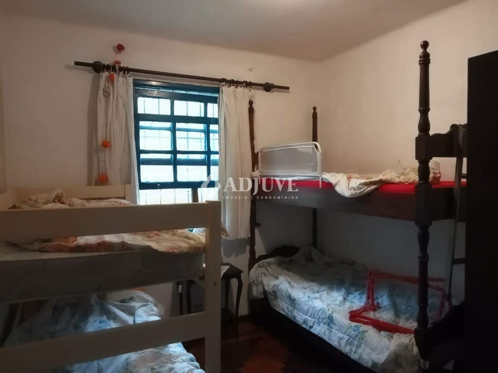 Casa à venda com 5 quartos, 200m² - Foto 18