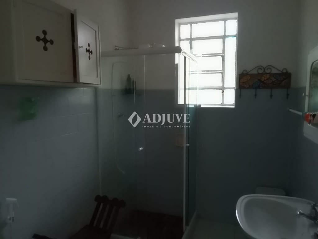 Casa à venda com 5 quartos, 200m² - Foto 23