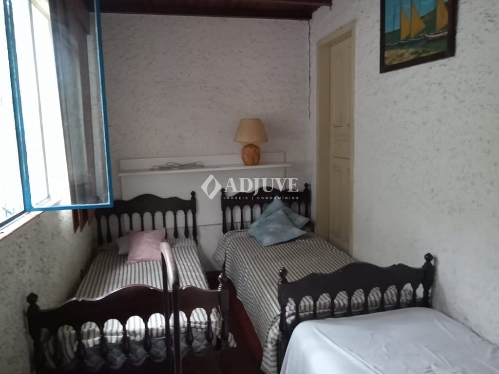 Casa à venda com 5 quartos, 200m² - Foto 19
